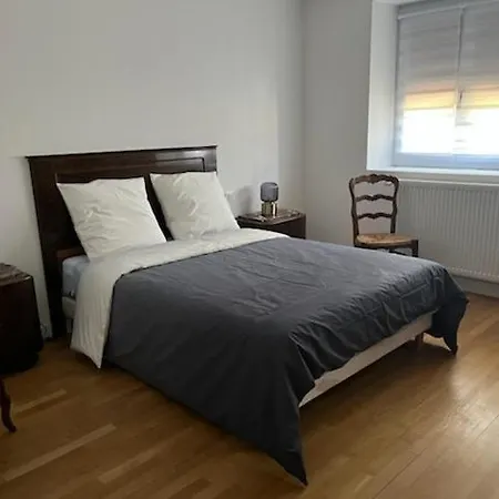 Dans Maison Avec Cour Et Parc * Fresnes-en-Woevre